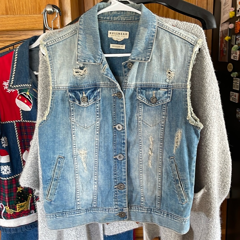Bullhead Denim Jean Vest Cotton Distressed Button Up Bandanna Back Large